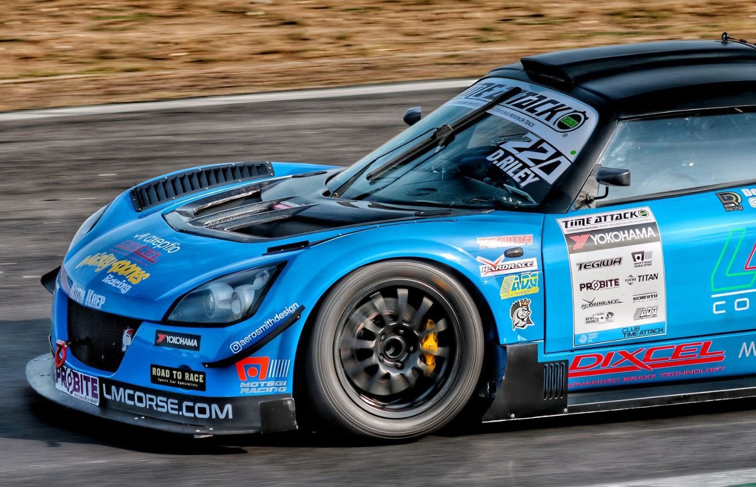 Dean Riley Racing VX220 cornering